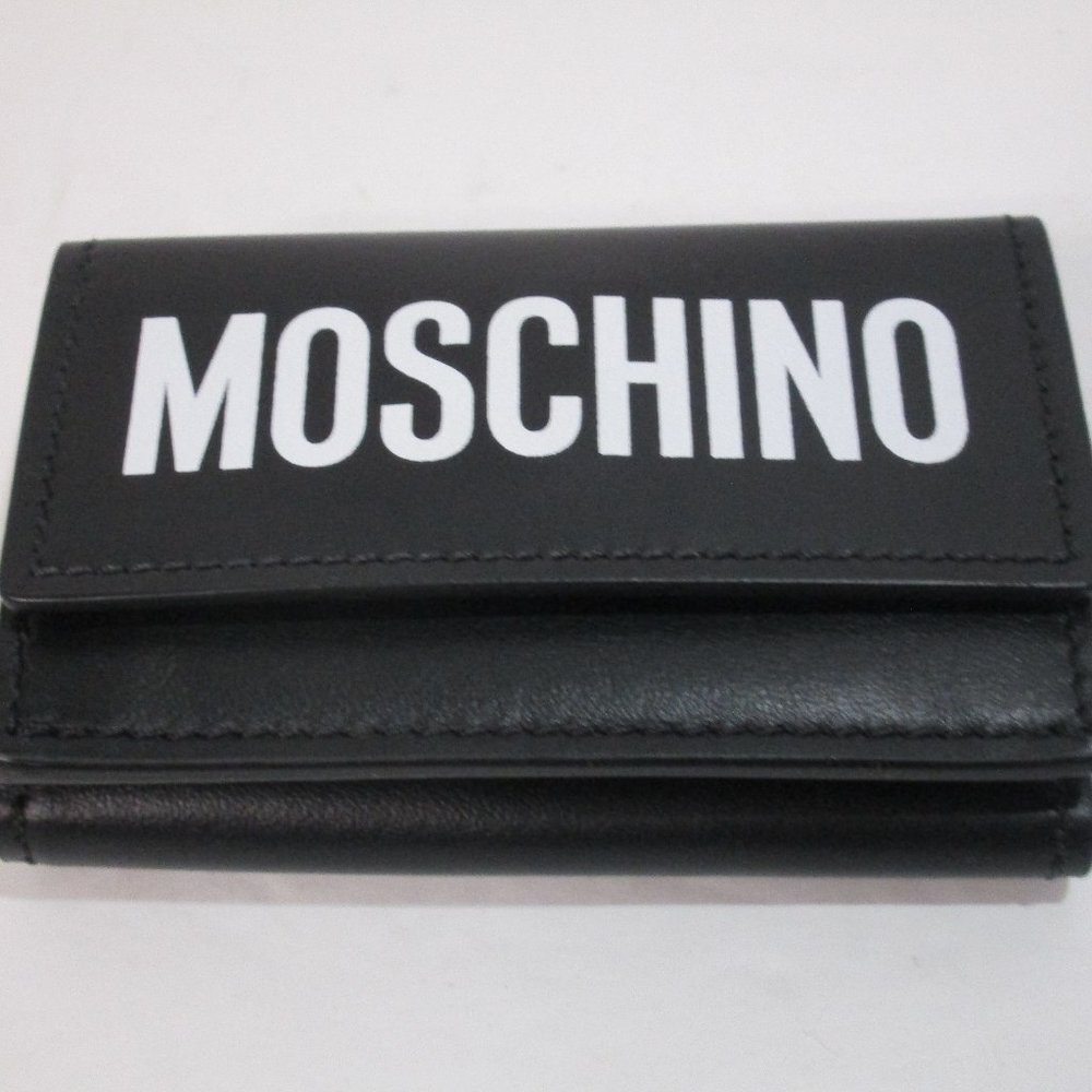 Moschino Logo Wallet 8105 8001-1555 NWT MSRP $525